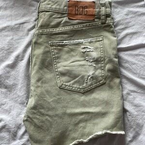 Urban outfitters BDG sz 28 dropped waist destroy short